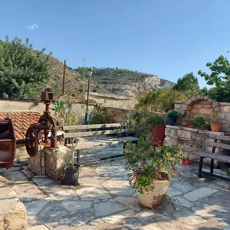 Casa de Férias Retreat In Traditional Village Of Cyprus *