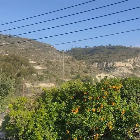Retreat In Traditional Village Of Cyprus Vakantiehuis Kalavasos